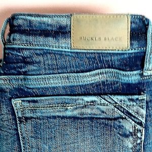 WOMAN'S BUCKEL BLACK JEANS
